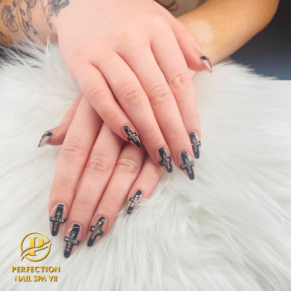 Black gem coffin nails with crystal details
