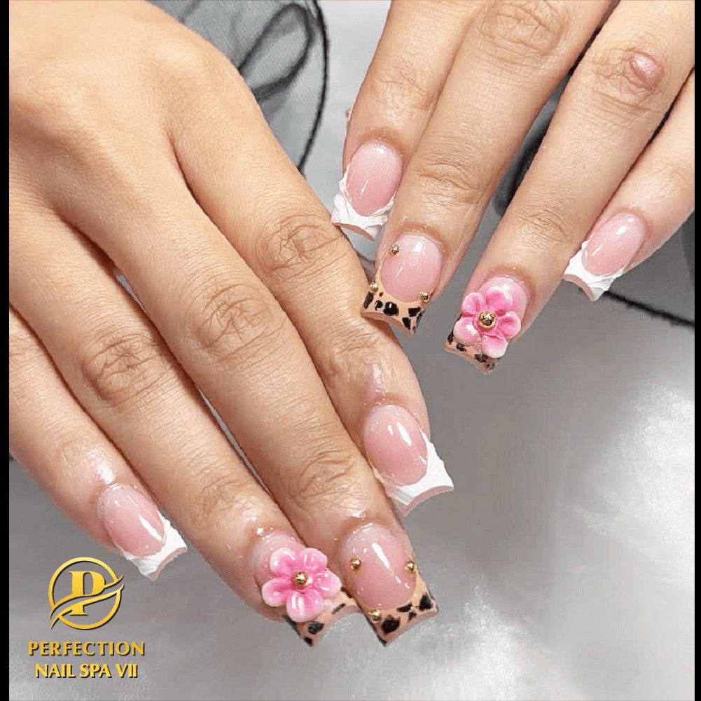 French tips with 3D flowers and leopard print